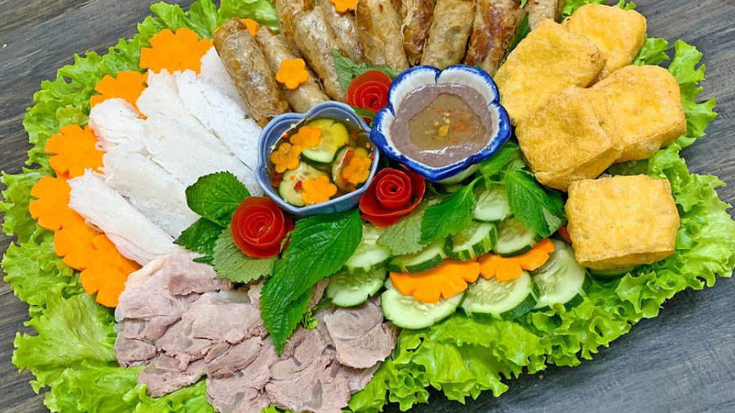 Mencoba Makanan Super Ekstrem Di Vietnam 2