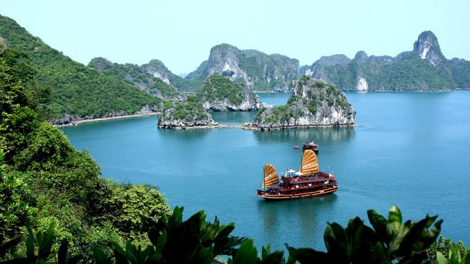 Teluk Halong