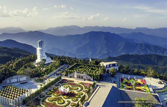 Wisata bukit Ba Na Hills di Vietnam yang sangat mengasikkan