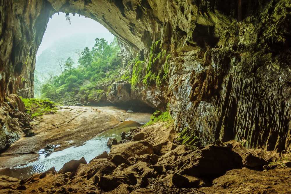 Menjelajahi Taman Nasional Phong Nha-Ke Bang